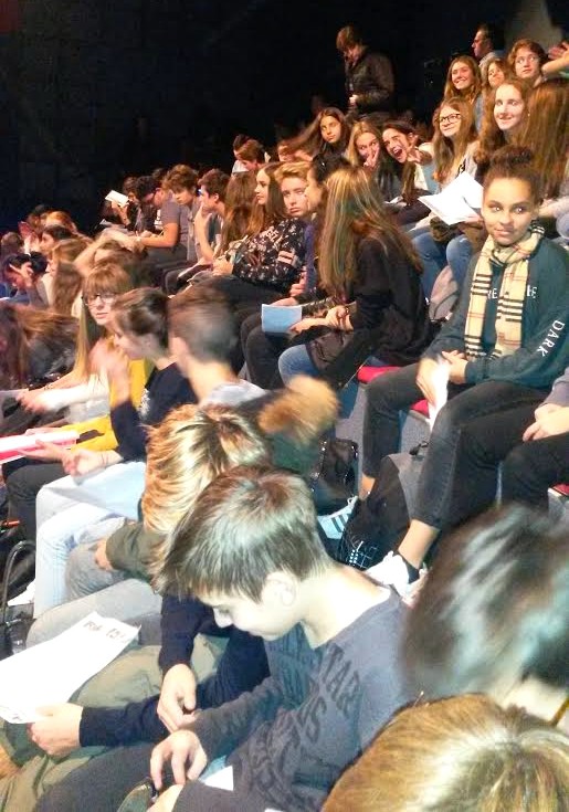 Spectacle